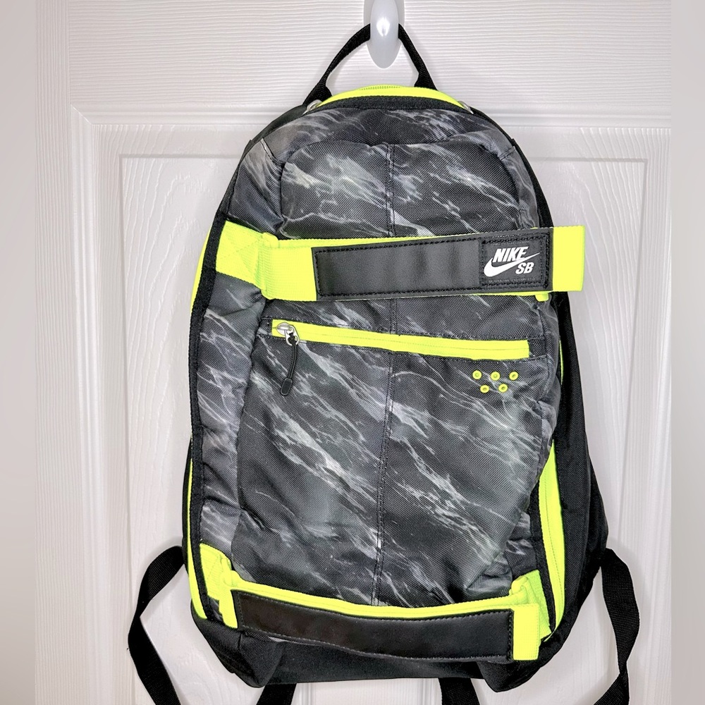 NEW Nike SB SkateBoard Medium Backpack